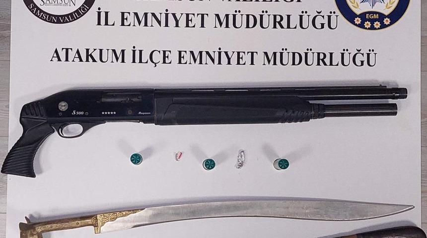 Atakum&rsquo;da ruhsatsız silah ve kılı&ccedil; ele ge&ccedil;irildi