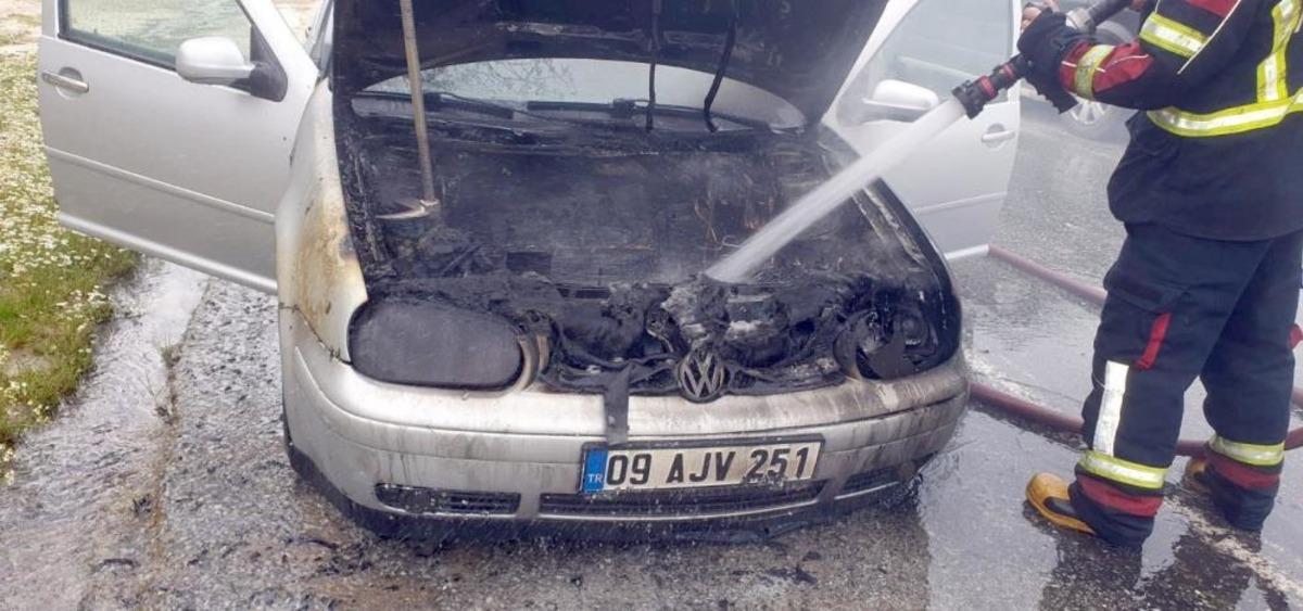 Aydın da seyir halindeki otomobil alev aldı: İtfaiye m&uuml;dahale etti 1
