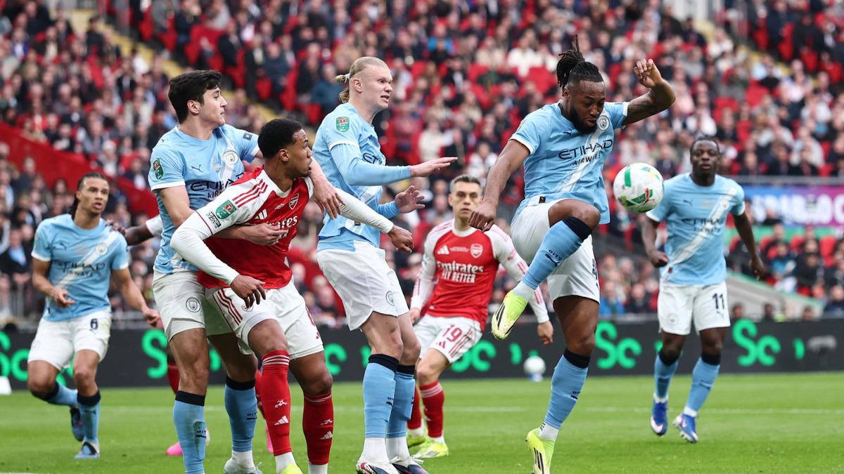 Premier Lig alev aldı! Manchester City evinde Arsenal i devirdi 1