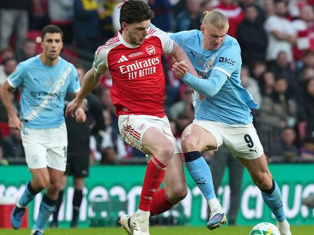 Premier Lig alev aldı! Manchester City evinde Arsenal'i devirdi