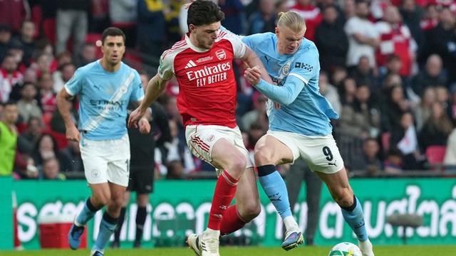 Premier Lig alev aldı! Manchester City evinde Arsenal'i devirdi