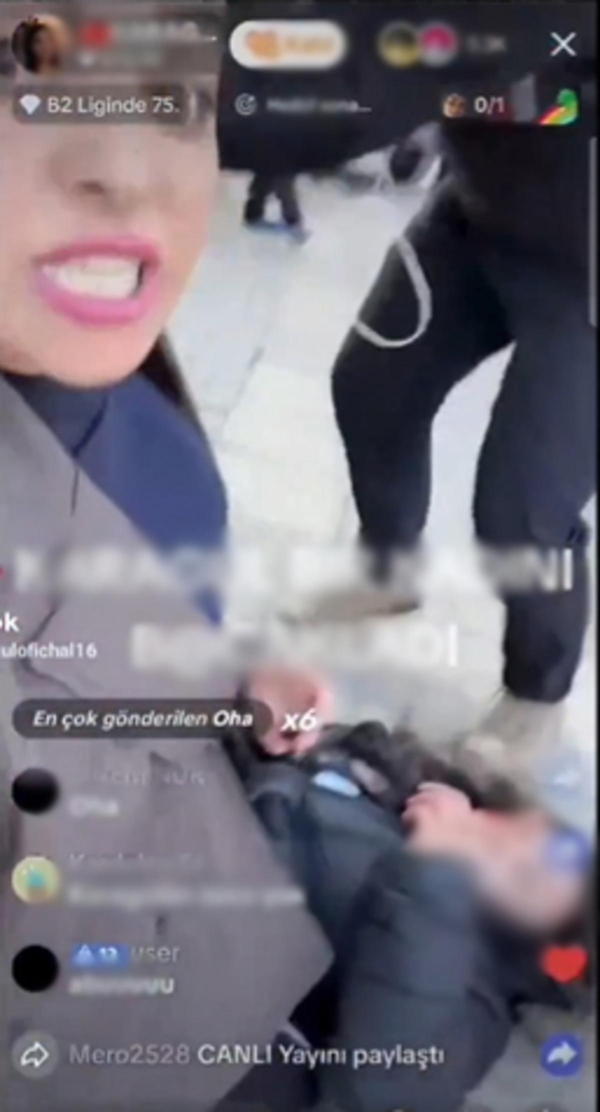 Dehşete d&uuml;ş&uuml;ren canlı yayın! TikTok fenomeni kadın sokak ortasında bir kadını bı&ccedil;akaladı: O anları saniye saniye yayınladı 2