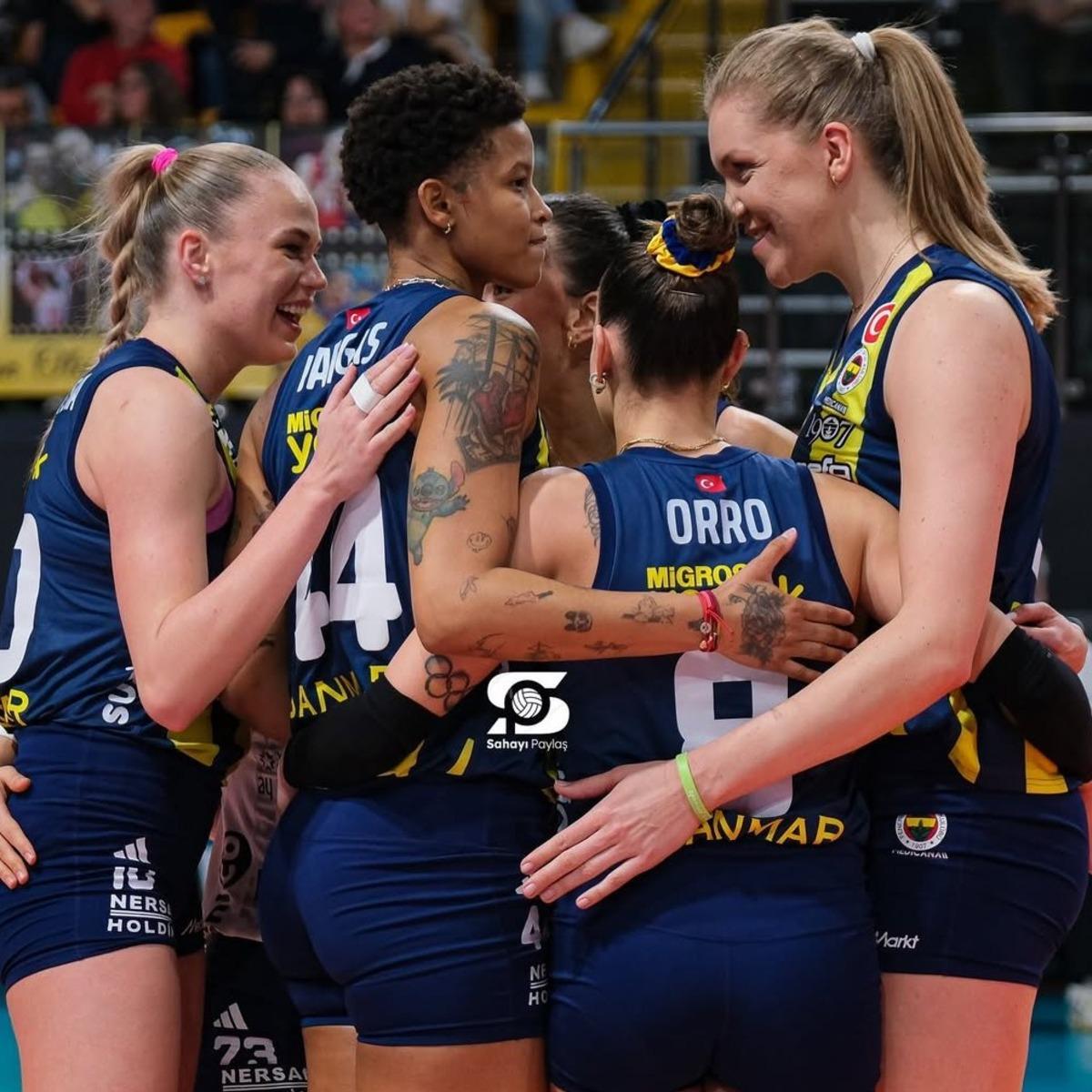 Fenerbah&ccedil;e ye final şoku! Vakıfbank bir kez daha şampiyon 4