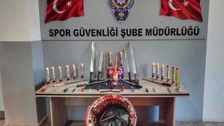 Deplasman otobüsünden adeta cephanelik çıktı