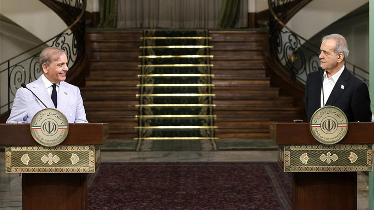 Pakistan Başbakanı Şerif, İran Cumhurbaşkanı Pezeşkiyan ile telefonda g&ouml;r&uuml;şt&uuml; 1