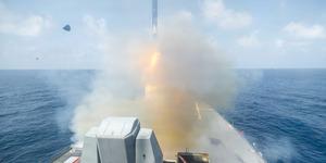 A&ccedil;ıklamayı Trump yaptı: ABD, İran gemisini vurdu