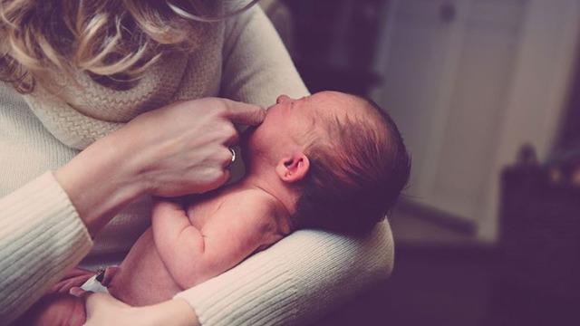 Doğum sonrası SGK'lı anneye 123 bin TL, memur anneye 247 bin TL!