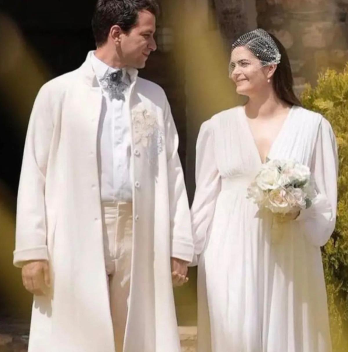 Lara Paşalı ve Selahattin Paşalı ayrıldı mı? D&uuml;ğ&uuml;n fotoğrafları silindi 2