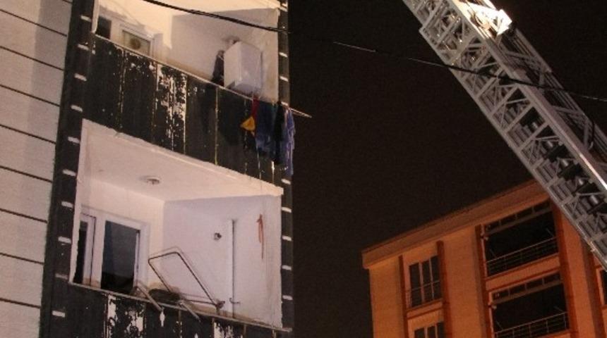 Esenyurt'ta korkutan yangın: Mahsur kalan 12 kişi kurtarıldı