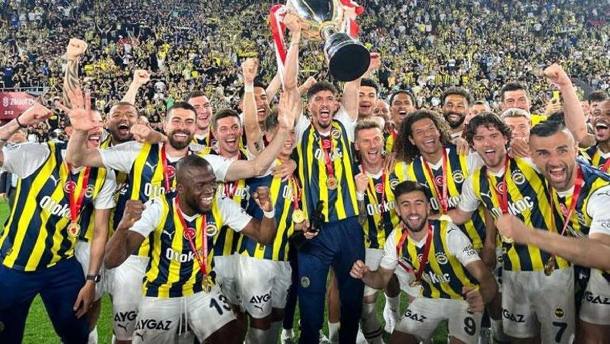 S&uuml;per Lig in kaderi derbiye bağlı! İşte olası t&uuml;m senaryolar: Fenerbah&ccedil;e veya Trabzonspor un şampiyonluğu... 4