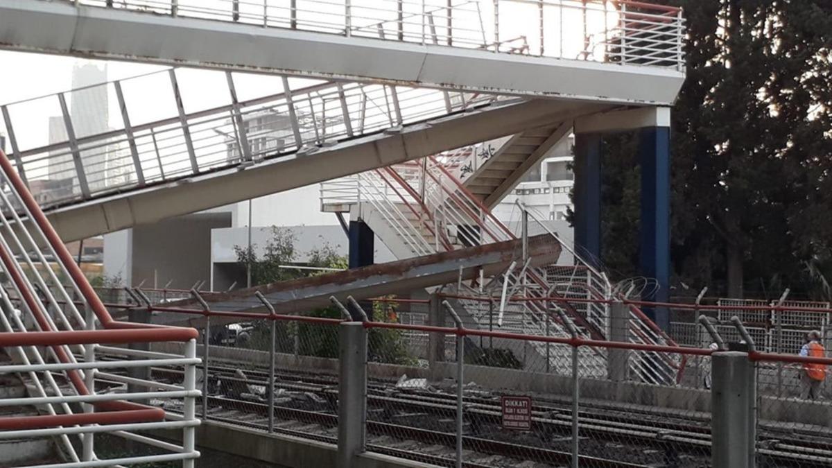 Vincin &ccedil;arptığı yaya &uuml;st ge&ccedil;idi, metro hattının &uuml;zerine &ccedil;&ouml;kt&uuml; 