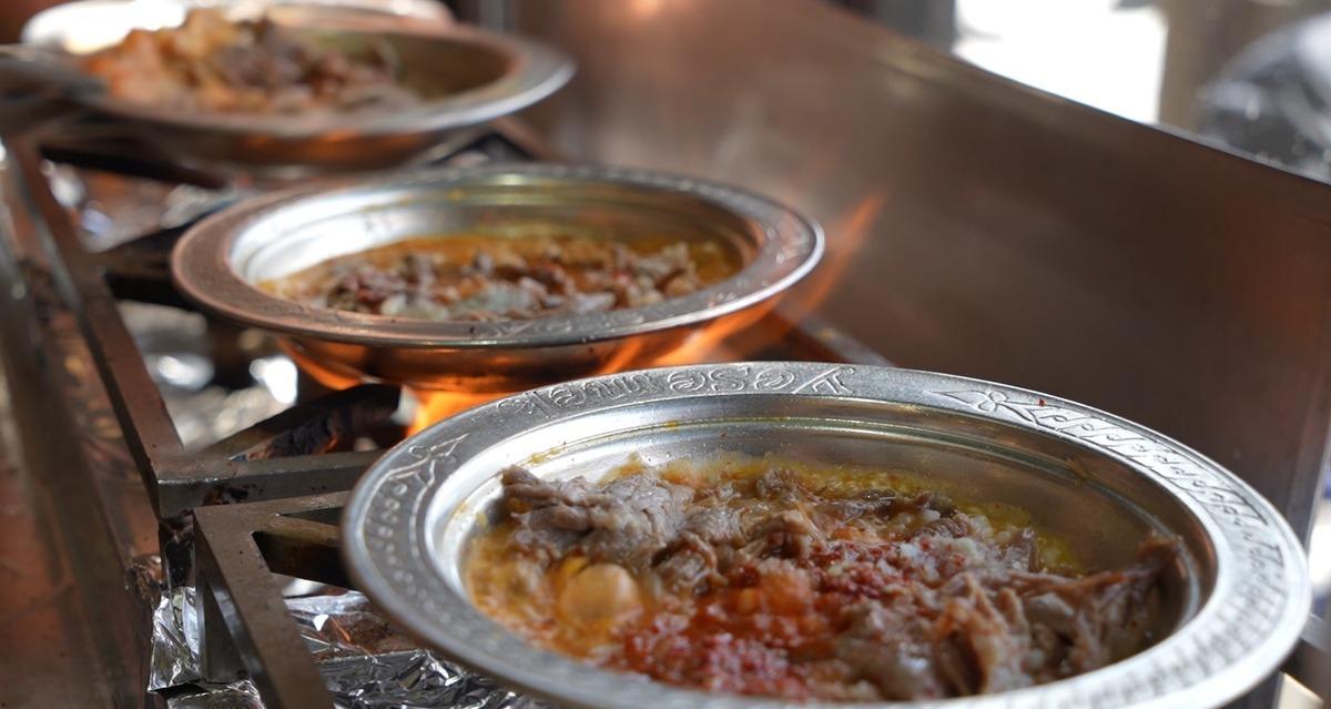 Padişah yemeği olarak biliniyor: İ&ccedil;eni terleterek rahatlatıyor! 1