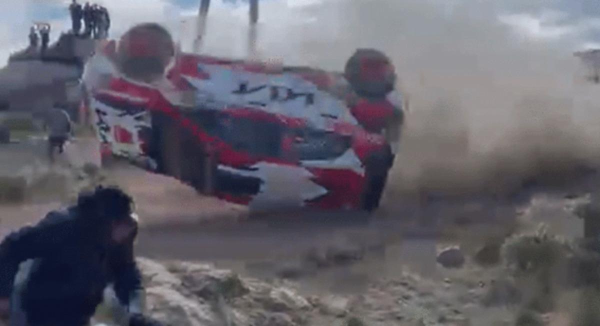 Ralli de inanması g&uuml;&ccedil; kaza! Ara&ccedil; seyircilerin &uuml;st&uuml;ne u&ccedil;tu: 1 &ouml;l&uuml; 3 yaralı 1