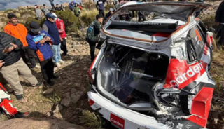 Ralli'de inanması g&uuml;&ccedil; kaza! Ara&ccedil; seyircilerin &uuml;st&uuml;ne u&ccedil;tu: 1 &ouml;l&uuml; 3 yaralı