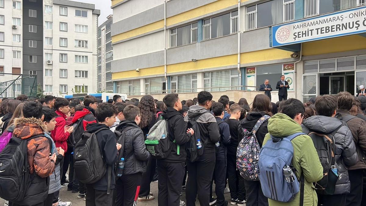 Kahramanmaraş&rsquo;ta acı g&uuml;n&uuml;n ardından okullarda ilk ders: &Ouml;ğretmen ve &ouml;ğrenciler anıldı 5