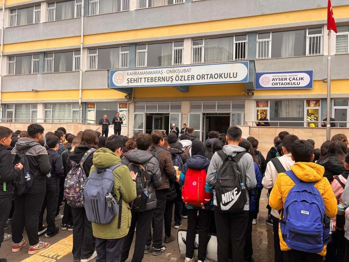 Kahramanmaraş&rsquo;ta acı g&uuml;n&uuml;n ardından okullarda ilk ders: &Ouml;ğretmen ve &ouml;ğrenciler anıldı 6