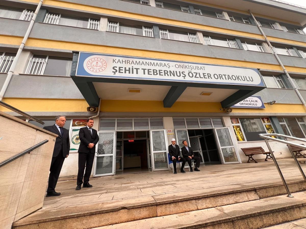 Kahramanmaraş&rsquo;ta acı g&uuml;n&uuml;n ardından okullarda ilk ders: &Ouml;ğretmen ve &ouml;ğrenciler anıldı 10