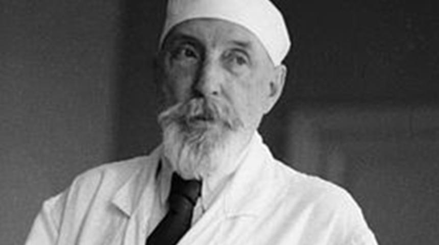 90 yaşındaki Rus doktordan g&ouml;zleri iyileştiren k&uuml;r