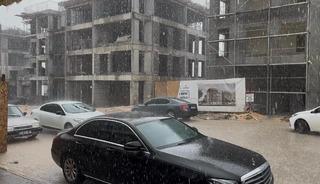 Besni&rsquo;de dolu ve sağanak sonrası sel meydana geldi