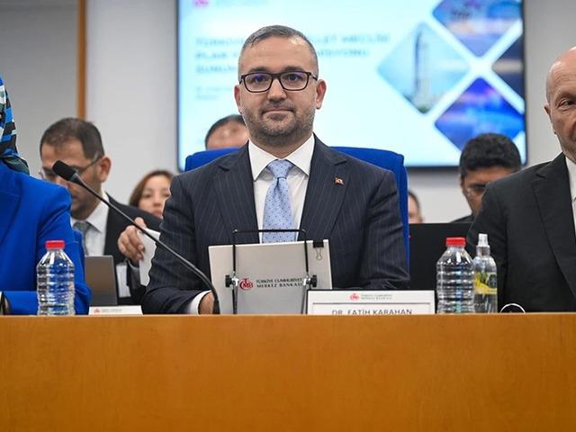 Cevdet Ak&ccedil;ay&rsquo;ın g&ouml;rev s&uuml;resi doldu: Siteden ismi kaldırıldı!