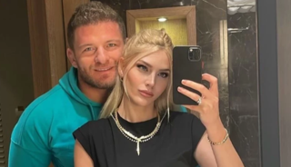 Kızlarının y&uuml;z&uuml;n&uuml; g&ouml;sterdiler! "Babasının aynısı"