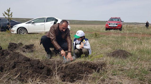 Kars’ta 200 fidan toprakla buluştu