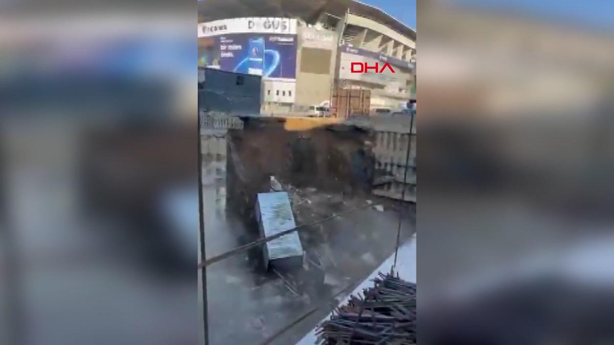 Kadık&ouml;y stadyumu yanında &ccedil;&ouml;kme! Taraftar ayağa kalktı: Stat kontrol edilsin... 2