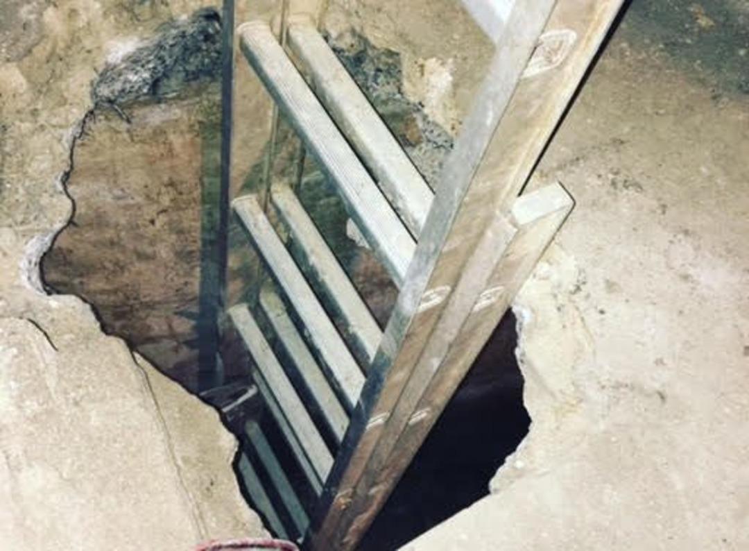 Yeni taşındıkları evden &ccedil;ıktı 