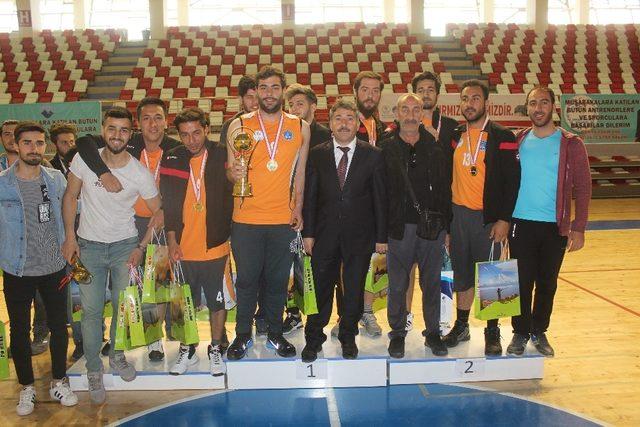 Ağrı’da KYK Voleybol ve Basketbol Turnuvası Türkiye Grup Eleme maçları yapıldı