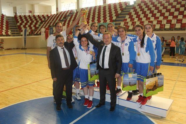 Ağrı’da KYK Voleybol ve Basketbol Turnuvası Türkiye Grup Eleme maçları yapıldı