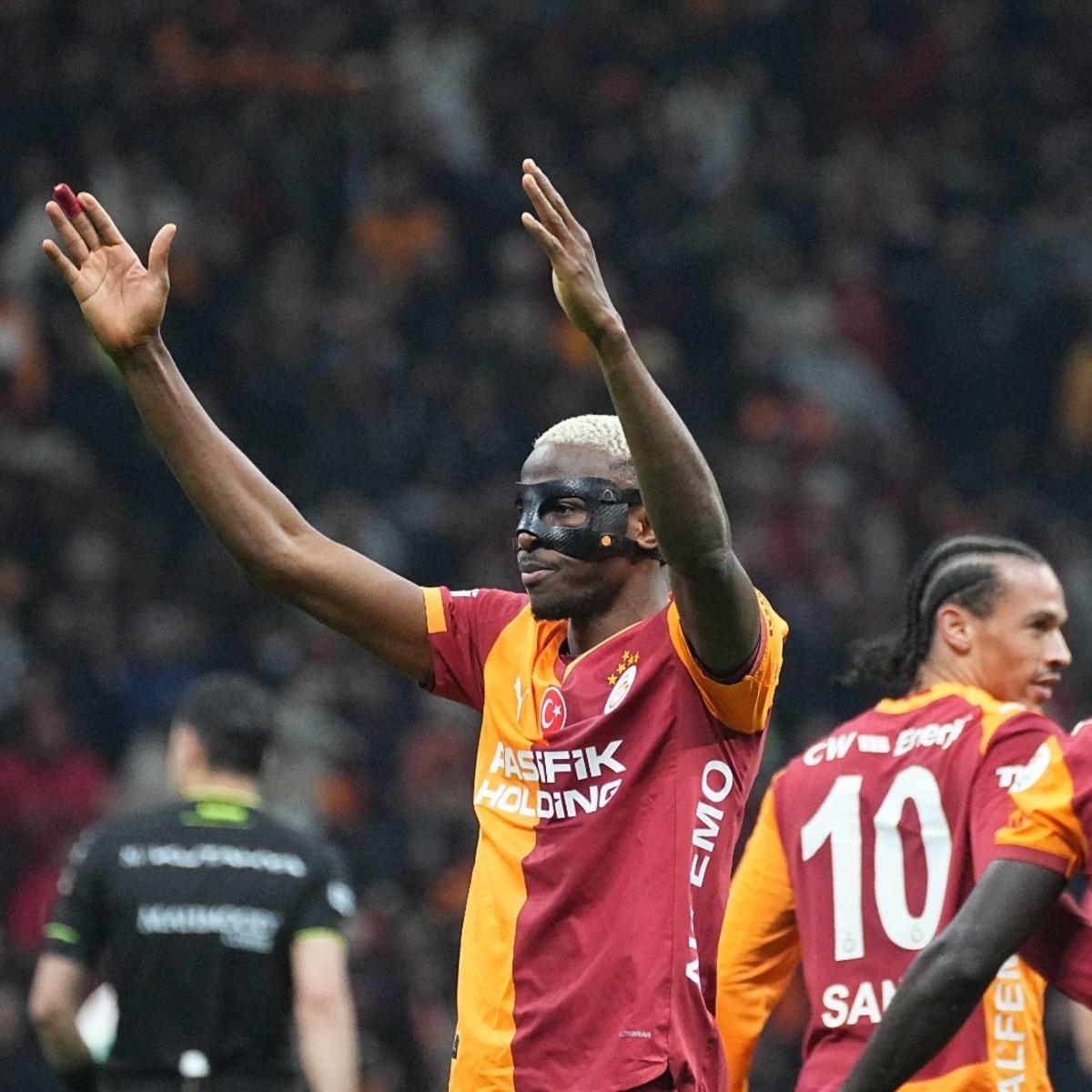 Osimhen fırtınası geri d&ouml;n&uuml;yor! Galatasaray a m&uuml;jde 2