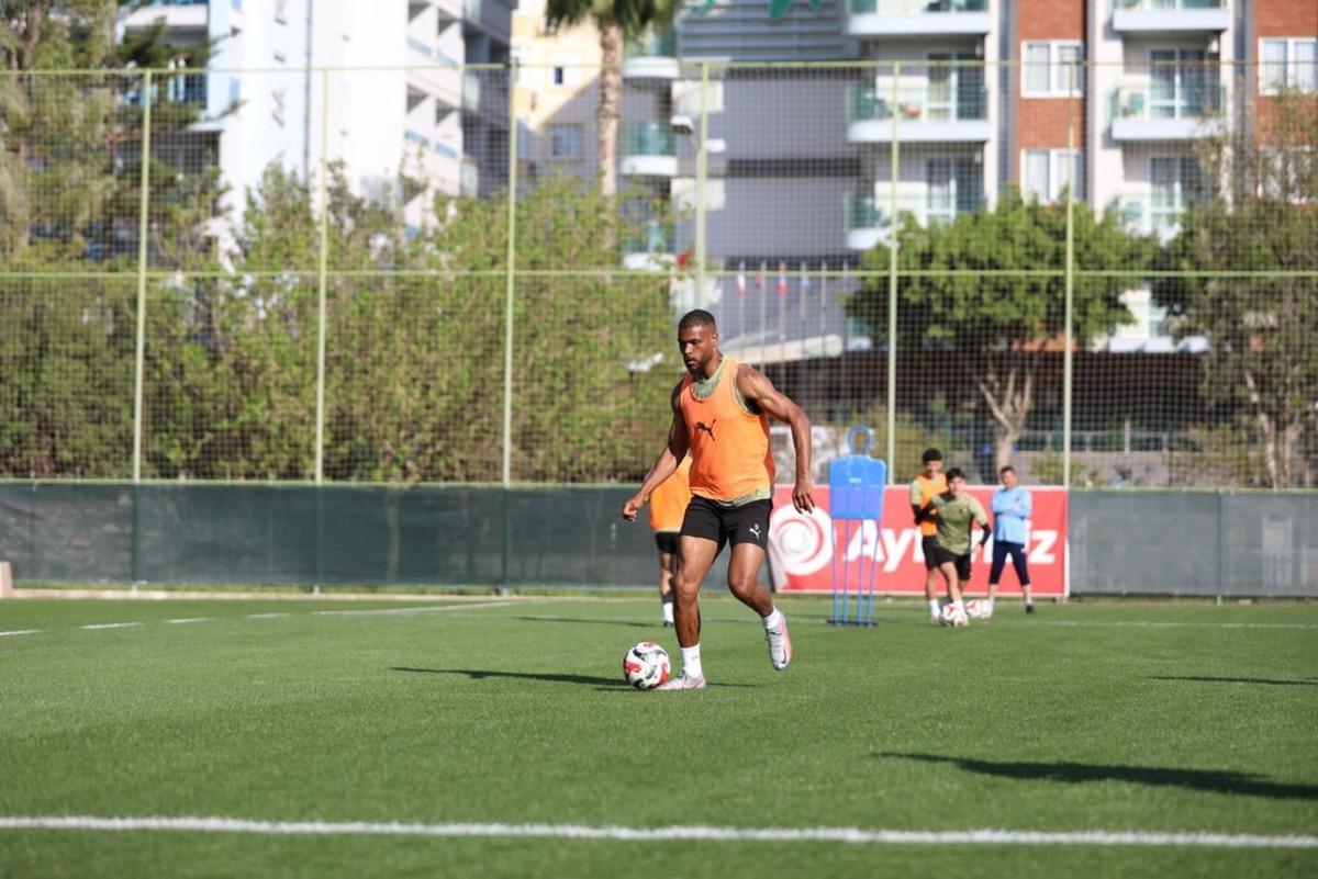 Alanyaspor, Beşiktaş ma&ccedil;ı hazırlıklarına başladı 3