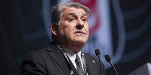 Beşiktaş'ta Serdal Adalı canlı yayında "ucu a&ccedil;ık" diye m&uuml;jdeledi!