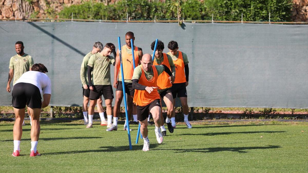 Beşiktaş Alanyaspor u farklı yenerek kupada yarı finale kaldı! 2