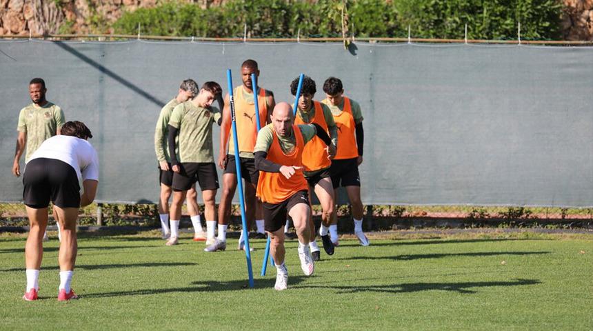 Alanyaspor, Beşiktaş ma&ccedil;ı hazırlıklarına başladı
