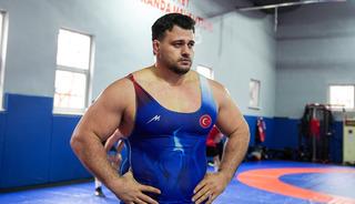 Rakibi yenilgiyi hazmedemedi, tokat attı... Rıza Kayaalp finalde!