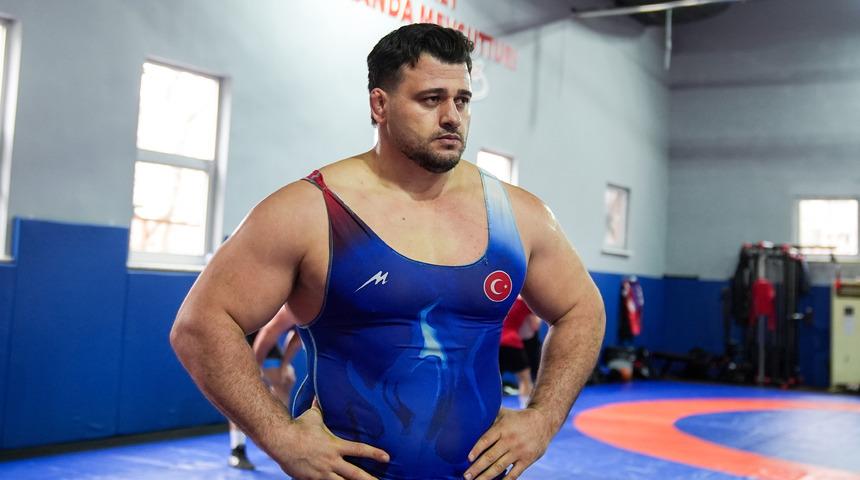 Rıza Kayaalp tarih yazıyor! Rakibi yenilgiyi hazmedemedi, tokat attı