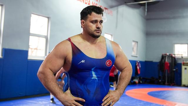 Rıza Kayaalp tarih yazıyor! Rakibi yenilgiyi hazmedemedi, tokat attı