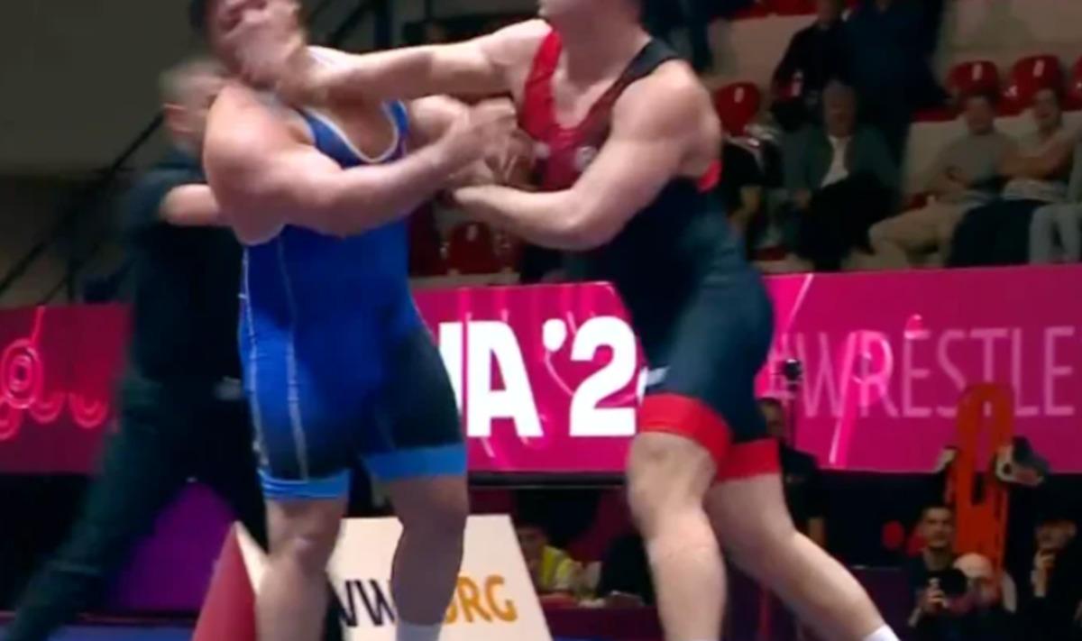 Rıza Kayaalp tarih yazıyor! Rakibi yenilgiyi hazmedemedi, tokat attı 2