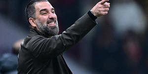 Son d&uuml;d&uuml;k &ccedil;aldı Arda Turan g&ouml;zyaşlarını tutamadı