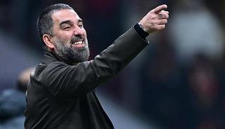 Son d&uuml;d&uuml;k &ccedil;aldı Arda Turan g&ouml;zyaşlarını tutamadı