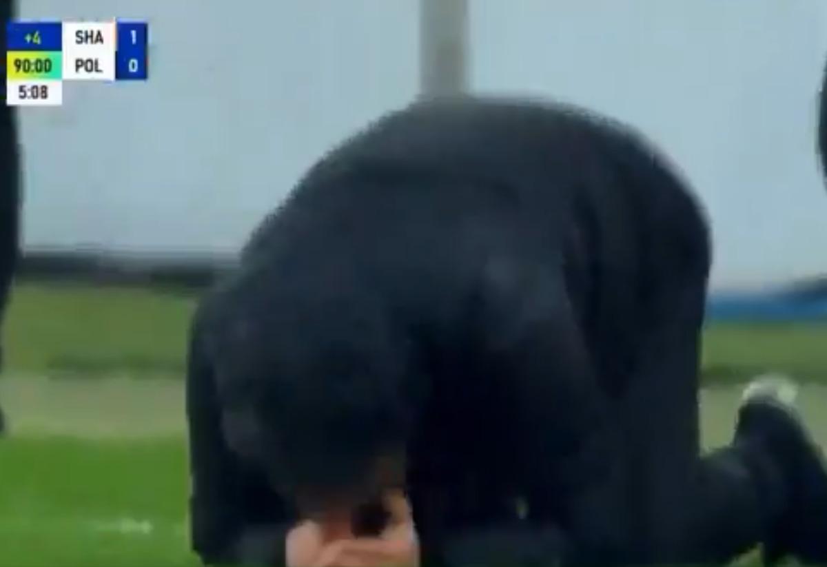 Son d&uuml;d&uuml;k &ccedil;aldı Arda Turan g&ouml;zyaşlarını tutamadı 1