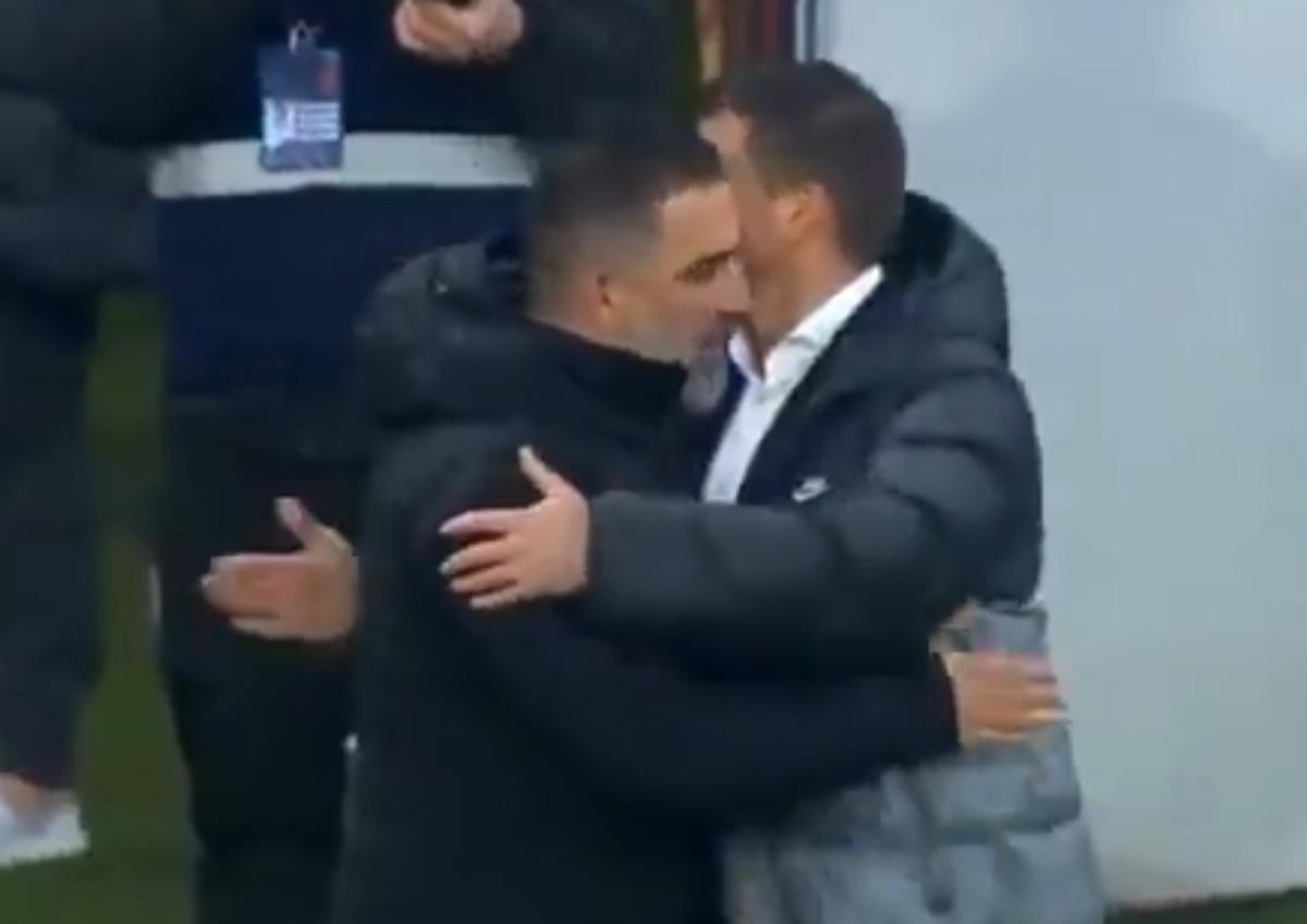 Son d&uuml;d&uuml;k &ccedil;aldı Arda Turan g&ouml;zyaşlarını tutamadı 2