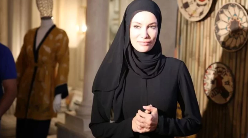 Gamze &Ouml;z&ccedil;elik Operasyon Alesta'ya katıldı! İlk karelere beğeni yağdı