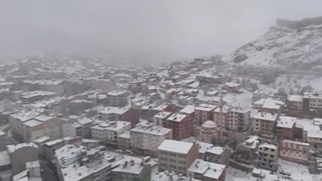 Nisanın sonunda kar sürprizi! 'Bir uyandık ki her yer bembeyaz'