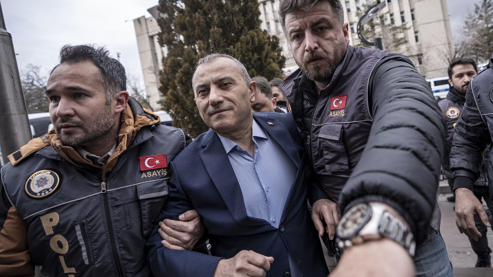 Eski Vali Tuncay Sonel bir günde 40 iş yeri almış! Emekli öğretmen eşinin aylık geliri 900 bin TL