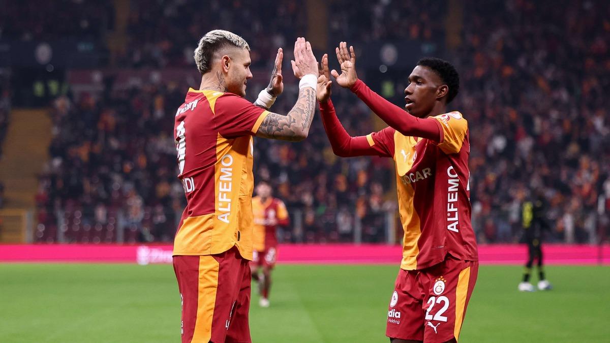 Galatasaray da s&uuml;rpriz ayrılıklar belli oldu! Yeni sezonda yoklar 1