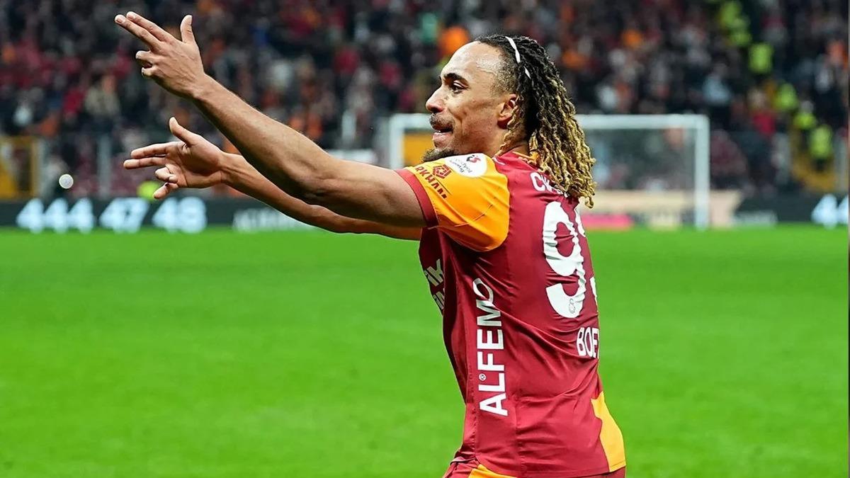 Galatasaray da s&uuml;rpriz ayrılıklar belli oldu! Yeni sezonda yoklar 2