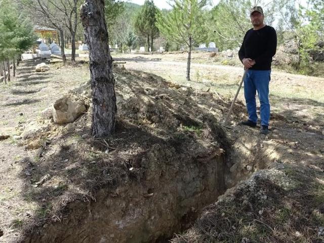 Başına gelmeyen kalmadı! En son kendi mezarını kazdı