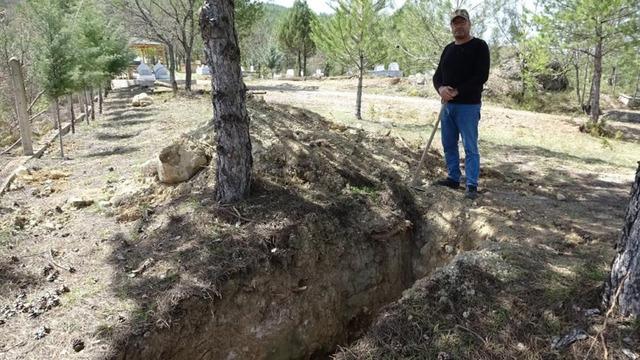 Başına gelmeyen kalmadı! 3 kaza, 3 kalp krizi, bir de ayı saldırısı: Kendi mezarını kazdı